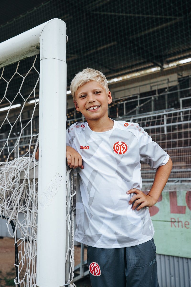 Warm-Up T-Shirt 25/26 Kinder Warm-Up T-Shirt 25/26 Kinder